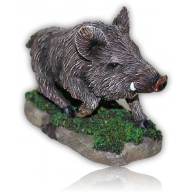 FIGURINE RESINE SANGLIER  - COUCHÉ 16CM 13548